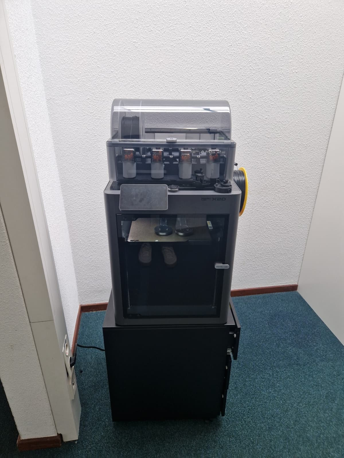 De Bambu Lab X2D 3D-printer in het LaPoCo-lab, aangeschaft voor het DGZ-project.